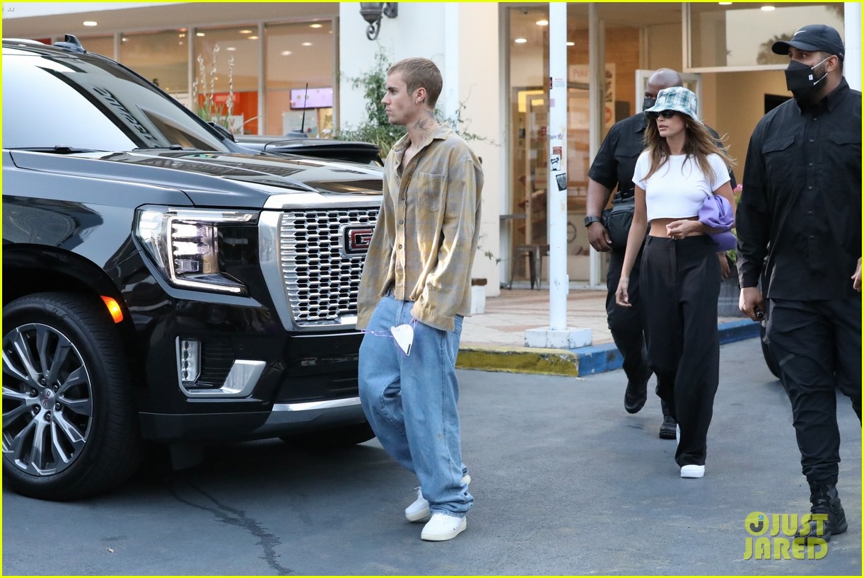 The Biebers Stepped Out for a Wednesday Night Date in L.A. | Photo