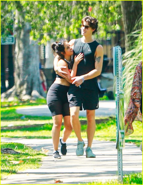 shawn mendes camila cabello look so in love on a stroll in la 09