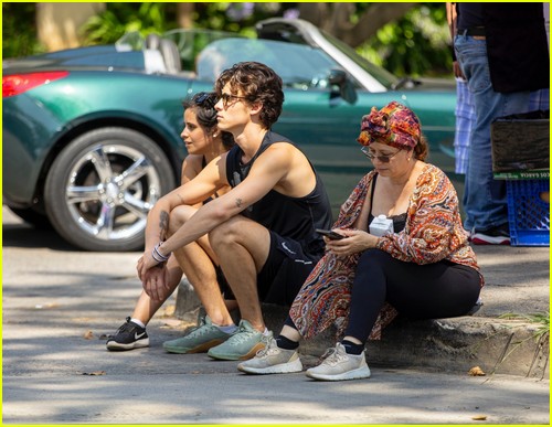 shawn mendes camila cabello look so in love on a stroll in la 23