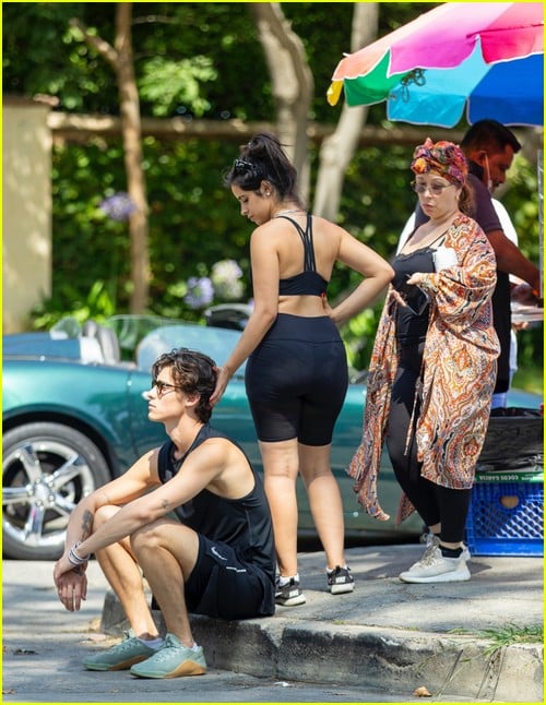 shawn mendes camila cabello look so in love on a stroll in la 61