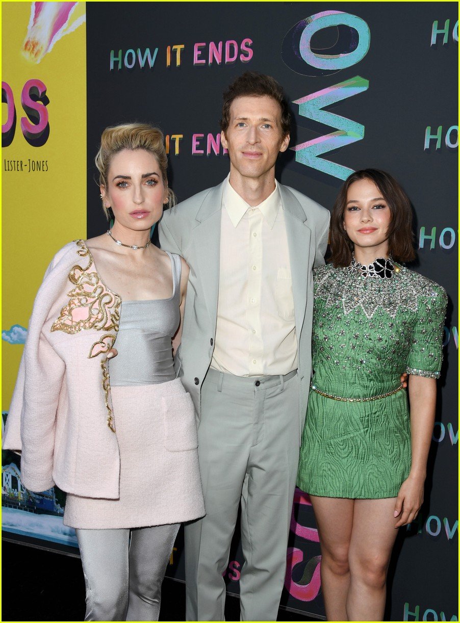 Cailee Spaeny Joins Zoe ListerJones at 'How It Ends' Premiere Photo