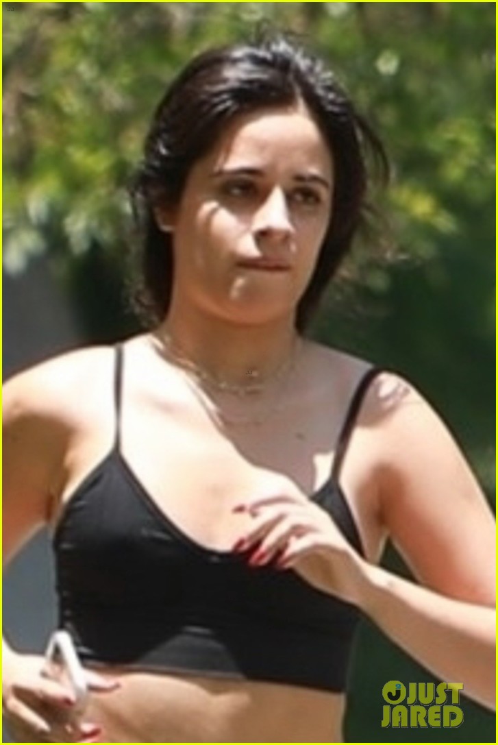 camila cabello quick jog with mom 04
