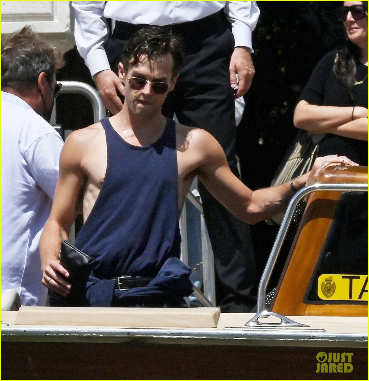 brandon flynn shows off his fit physique during day out in venice 02