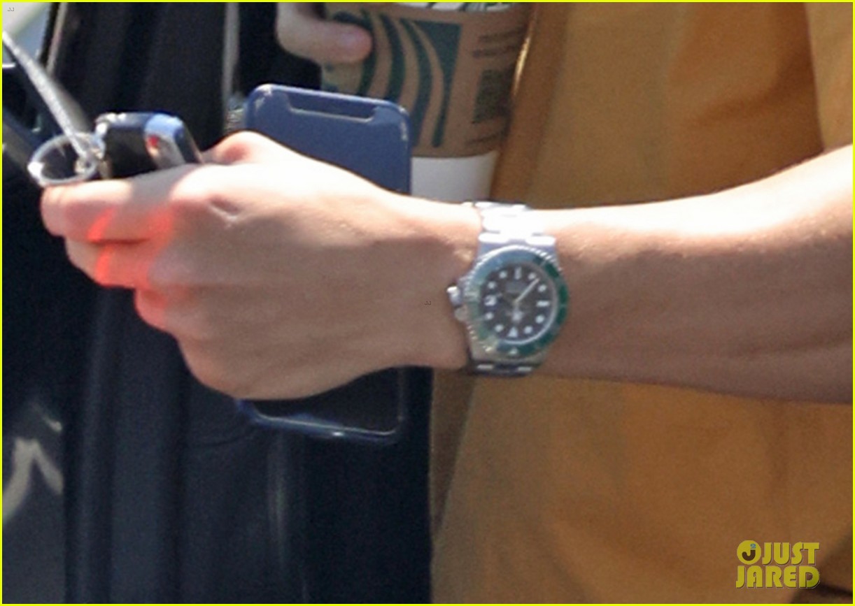 tom holland runs errands in la 11