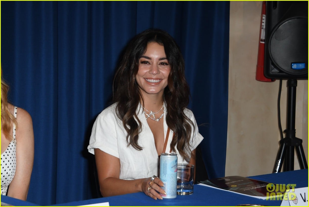 Full Sized Photo of vanessa hudgens elizabeth olsen filming italy