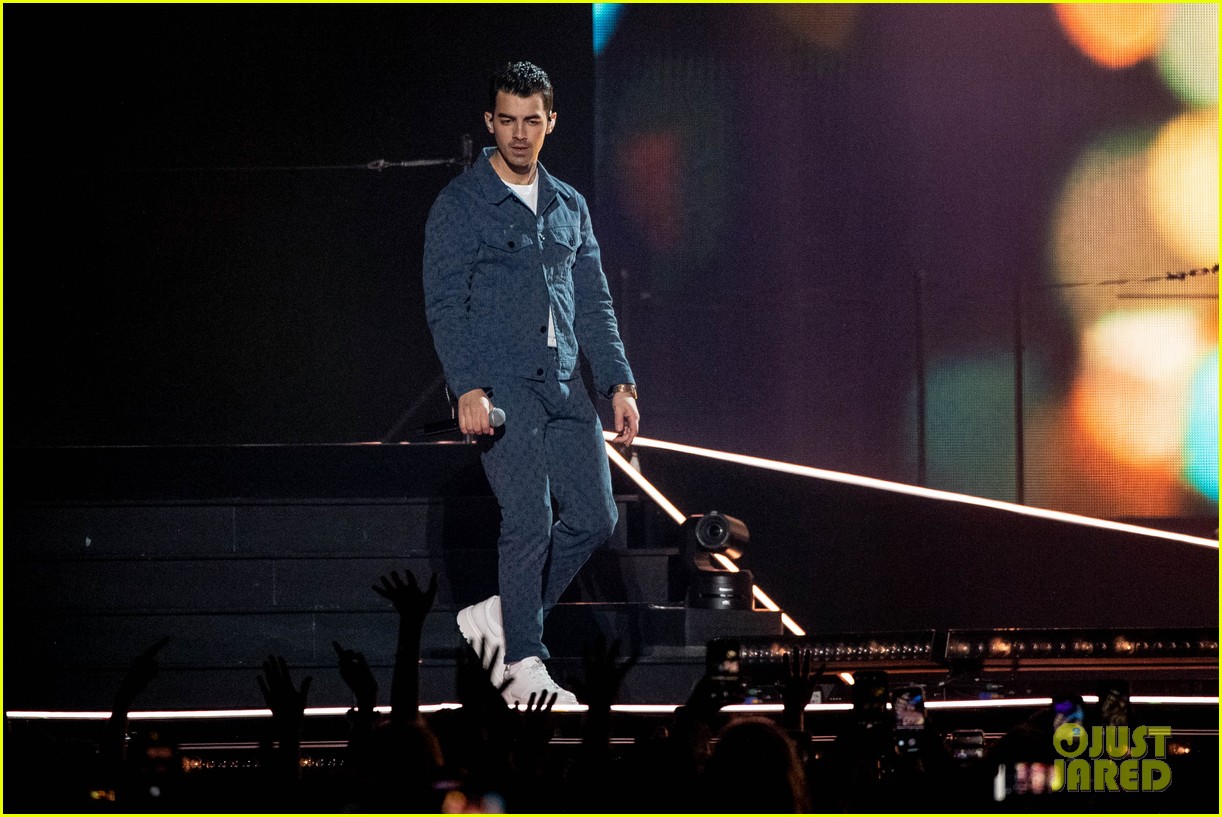 joe jonas reveals best style advice hes ever received 05