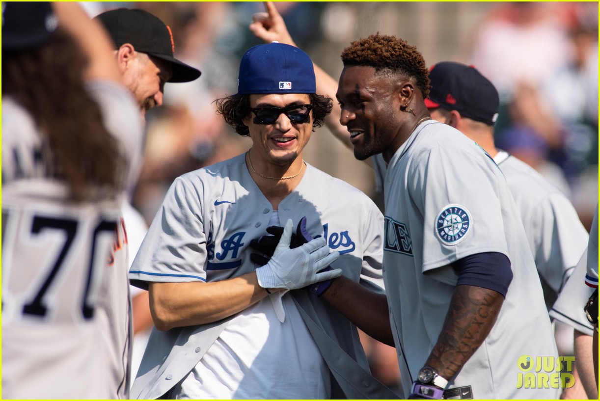 JoJo Siwa, Josh Richards & More Play In MLB All-Star Celebrity Softball  Game: Photo 1316987, Anthony Mackie, Charles Melton, JoJo Siwa, Josh  Richards, Ross Butler Pictures