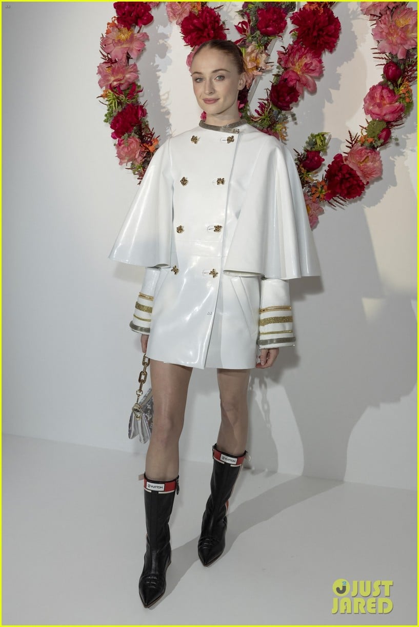joe jonas sophie turner attend louis vuitton foundation event in paris 20