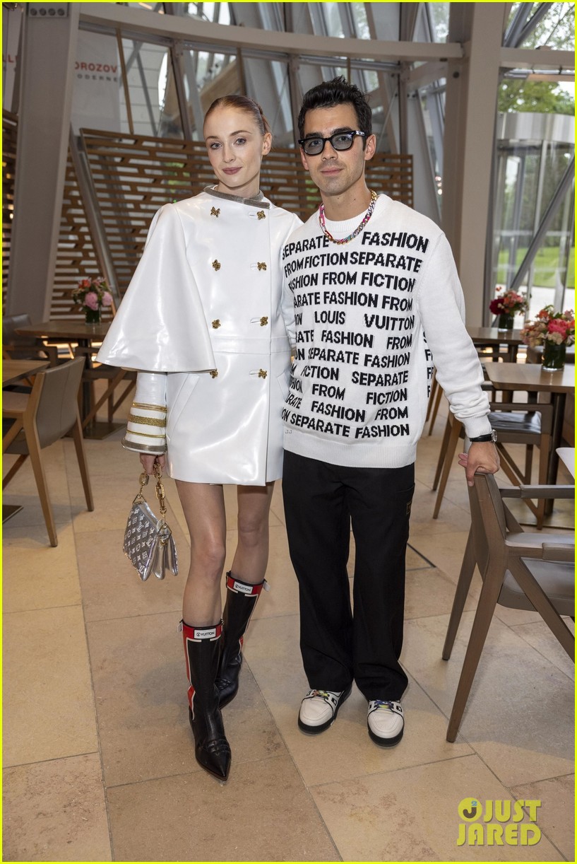 joe jonas sophie turner attend louis vuitton foundation event in paris 31