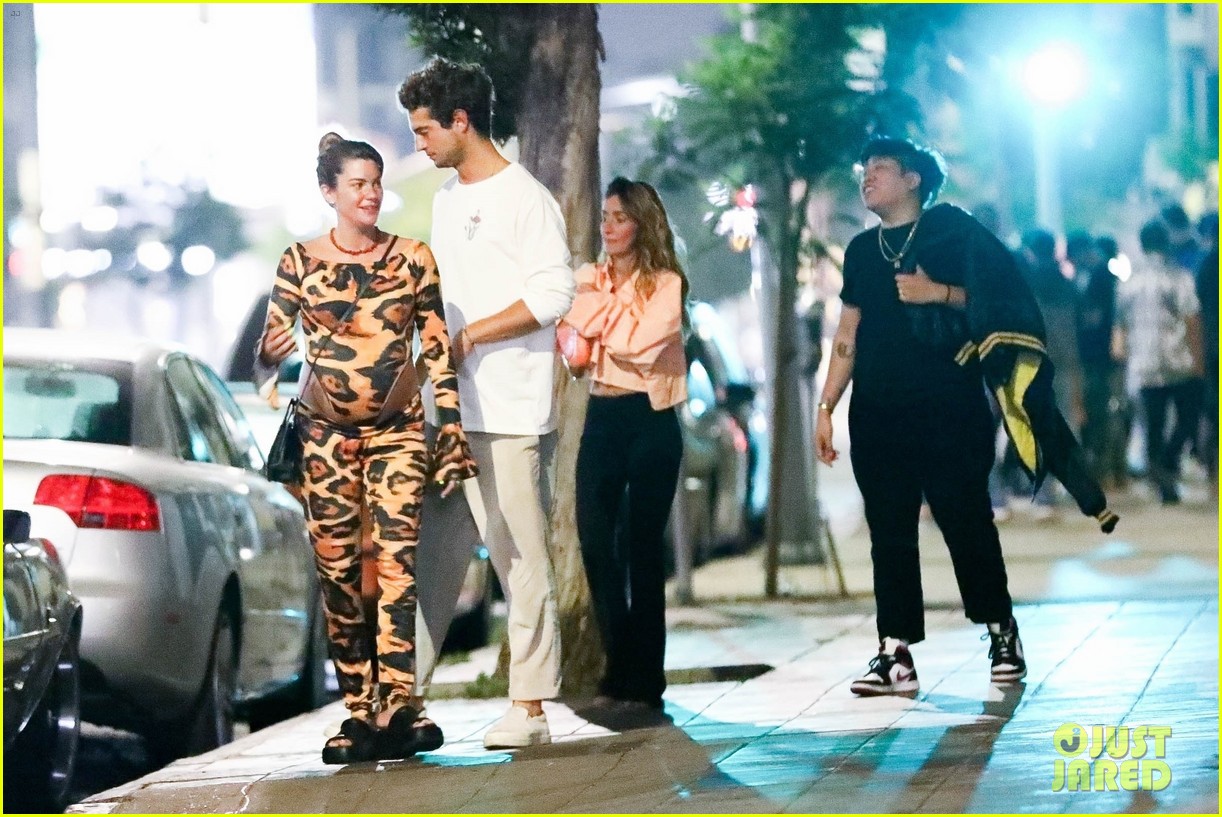 kj apa preg clara berry out friends la night 28