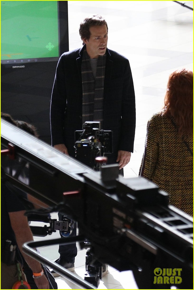 ryan reynolds ice skates spirited musical set 04