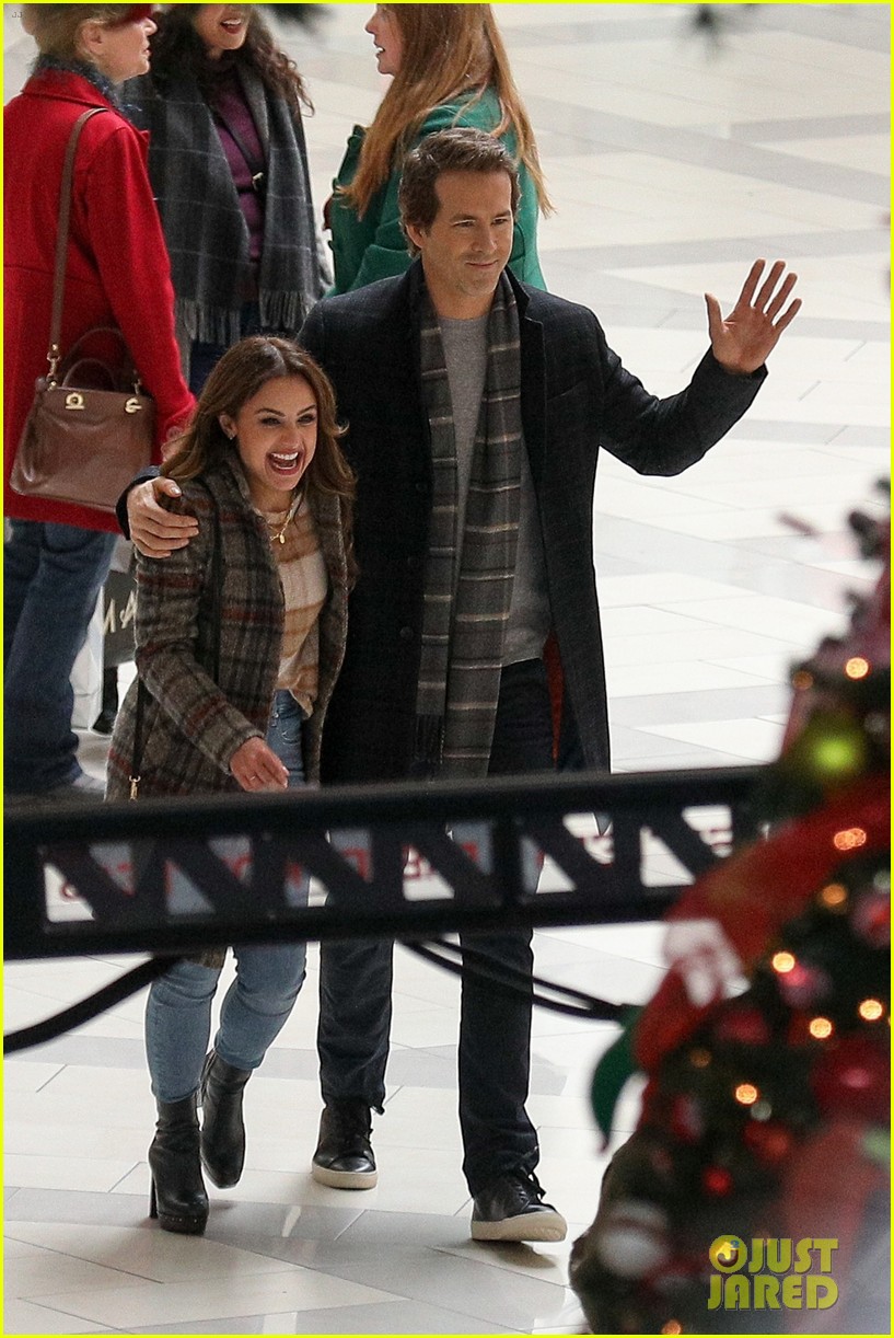ryan reynolds ice skates spirited musical set 05