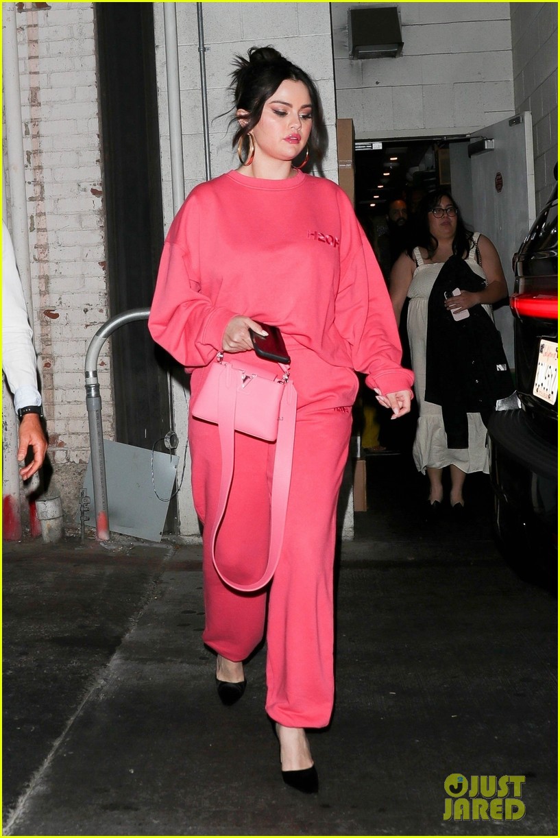 selena gomez monochromatic pink wallys dinner 01