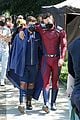 supergirl cast in full costume finale filming 03