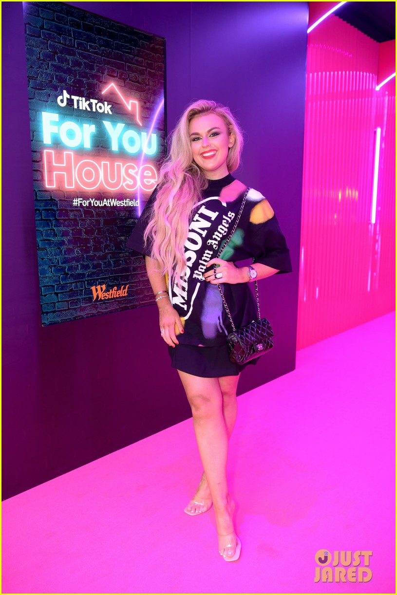 tallia storm visits tiktok for you house in london 03