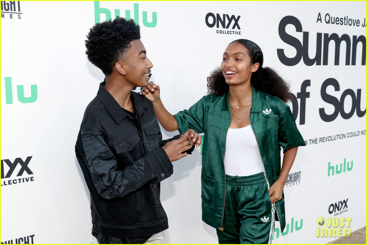 yara shahidi reunites with her little bro miles brown at summer of soul event 12