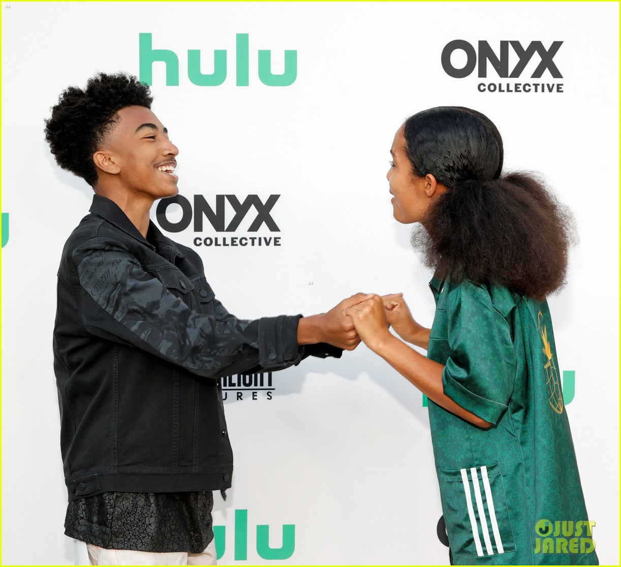 yara shahidi reunites with her little bro miles brown at summer of soul event 13