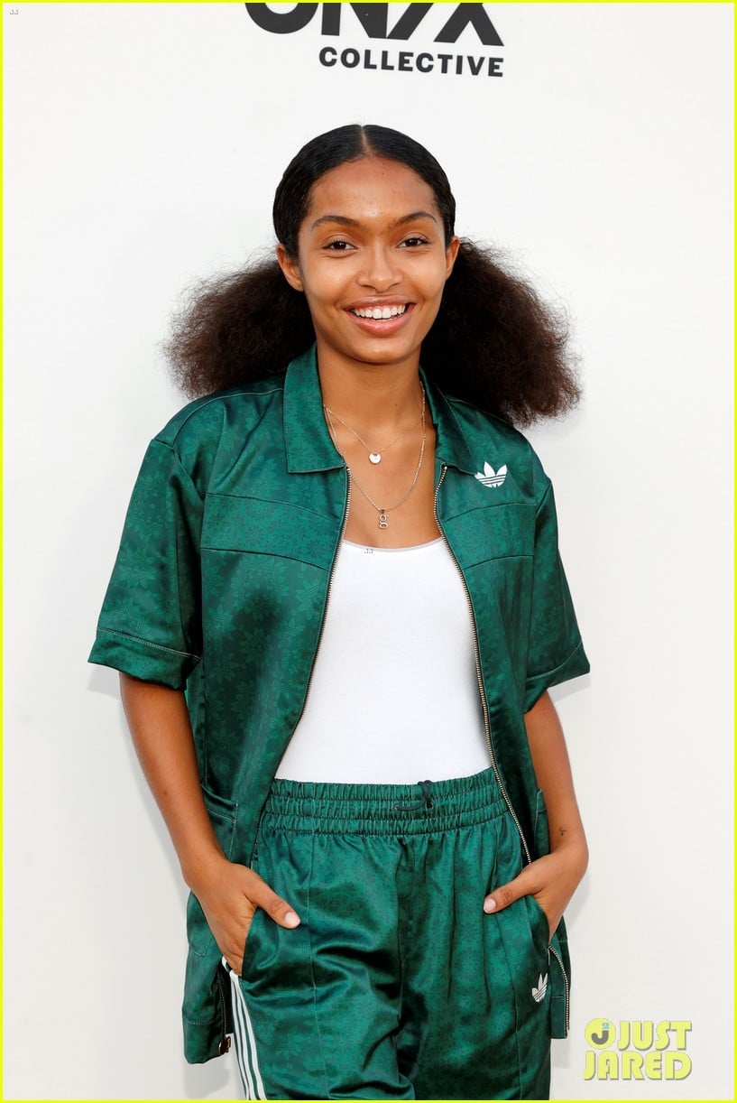 yara shahidi reunites with her little bro miles brown at summer of soul event 16