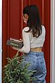 ariana grande delivers donuts to friend 28
