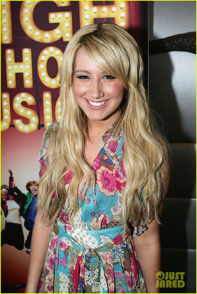 ashley tisdale reveals why she would not play sharpay evans again 05