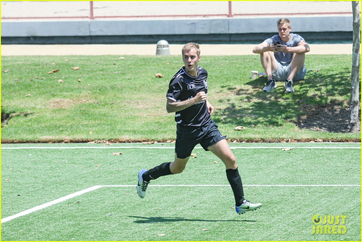 Justin Bieber Plays In His Saturday Soccer League Photos Photo 1319647 Photo Gallery 
