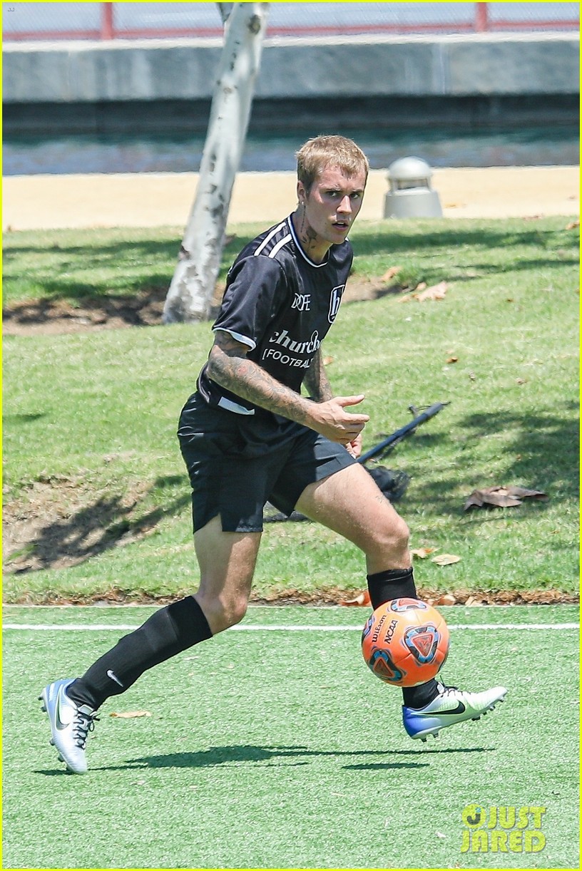 Justin Bieber Plays In His Saturday Soccer League Photos Photo 1319659 Photo Gallery 