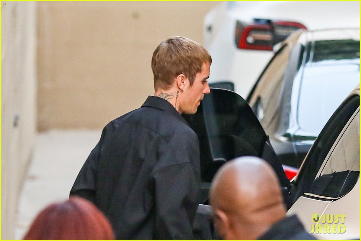 Full Sized Photo of justin bieber hailey bieber go to church service 37