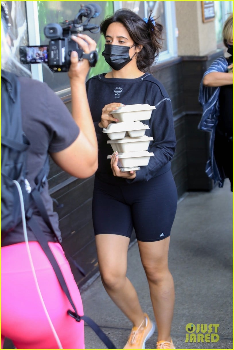 Camila Cabello & Her Mom Pick Up Lunch to Go in West Hollywood | Photo