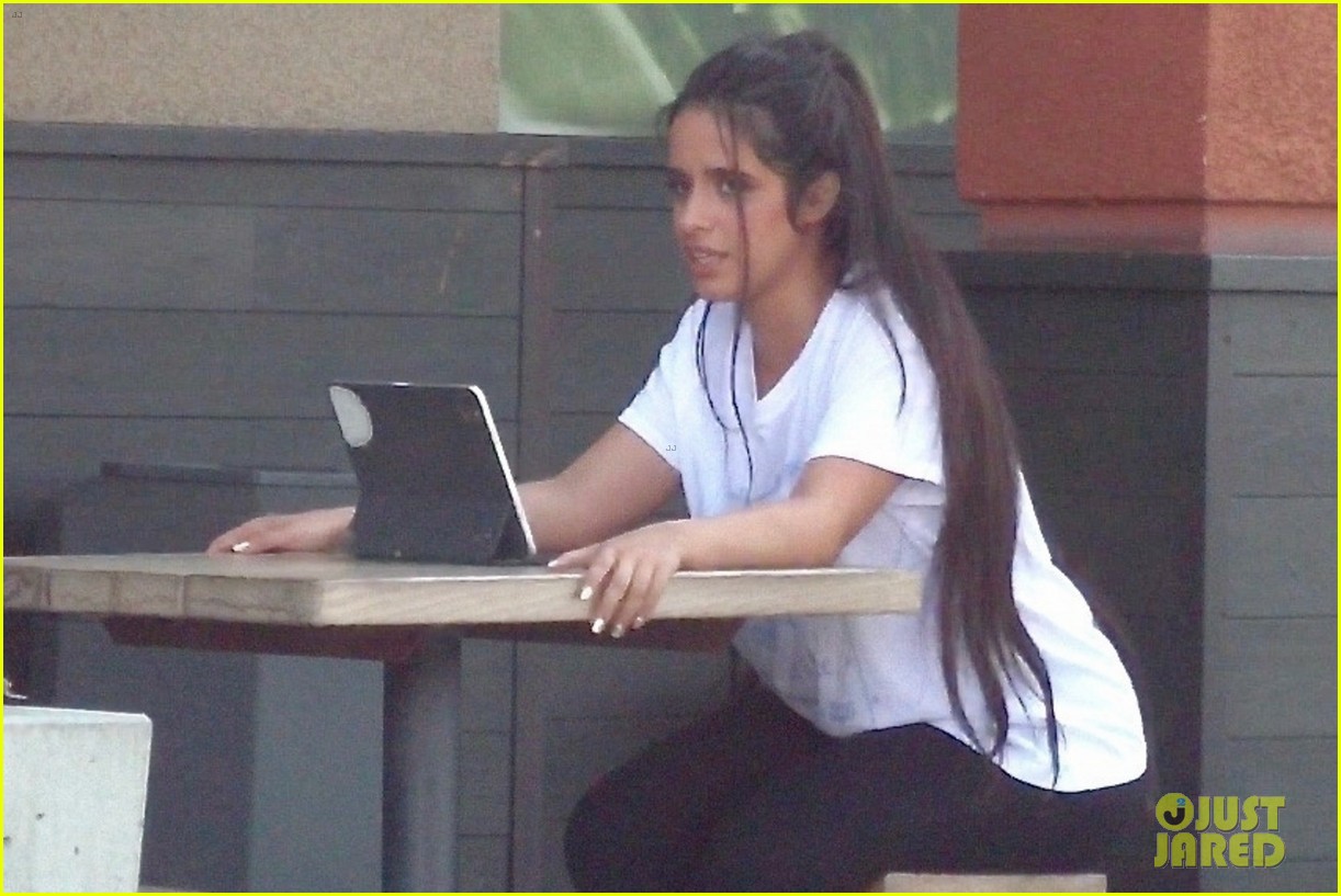 camila cabello lunch with family before cinderella premiere 01