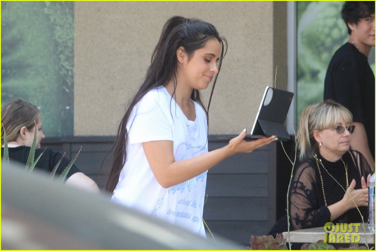camila cabello lunch with family before cinderella premiere 18