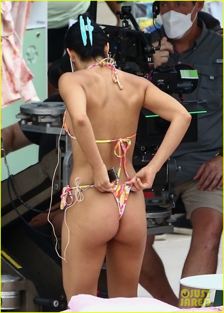 camila mendes maya hawke lounge swimsuits strangers movie 08