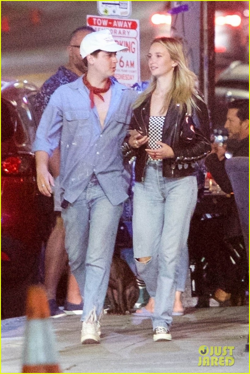 cole sprouse ari fournier stay close after date night 09