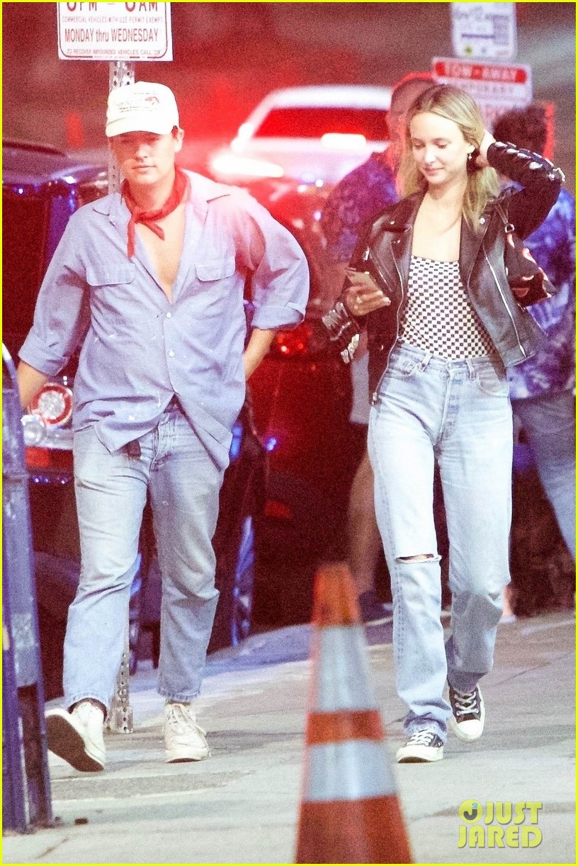 cole sprouse ari fournier stay close after date night 16