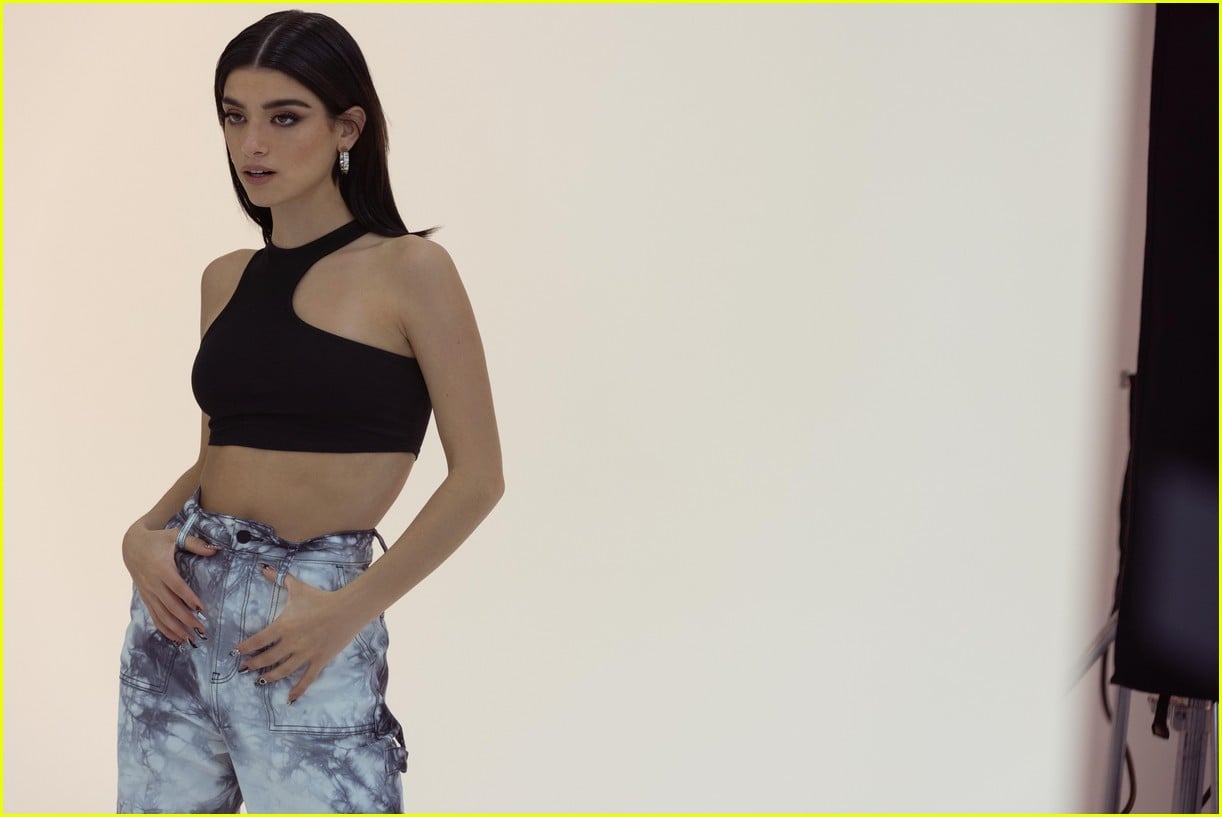 charli damelio talks chase hudson breakup in the damelio show trailer watch 12
