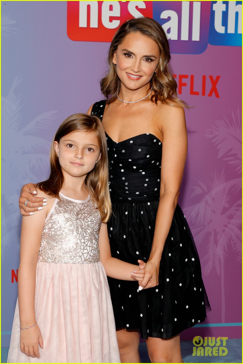 Addison Rae Stuns at 'He's All That' Premiere Alongside Tanner Buchanan! Photo 1321270 Photo