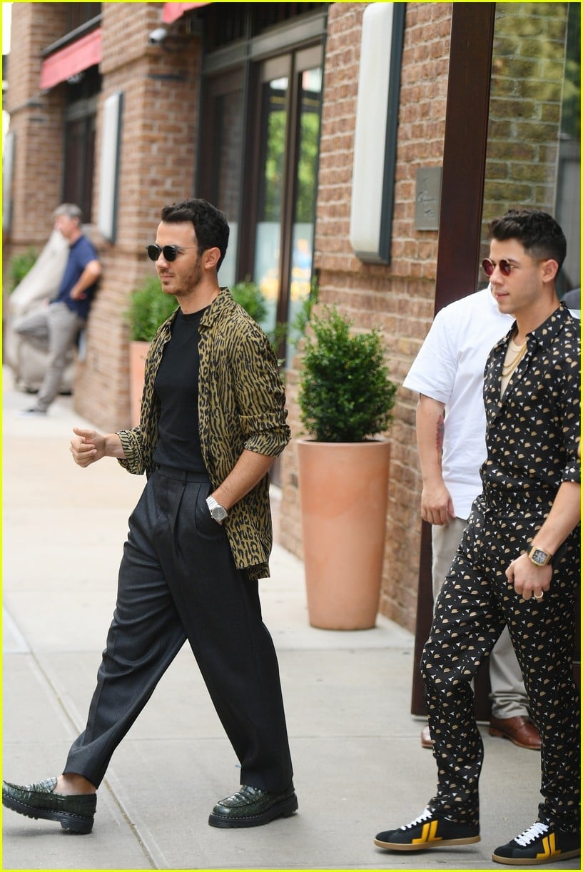 Jonas Brothers Head Out Together for a Day in NYC! Photo 1319160
