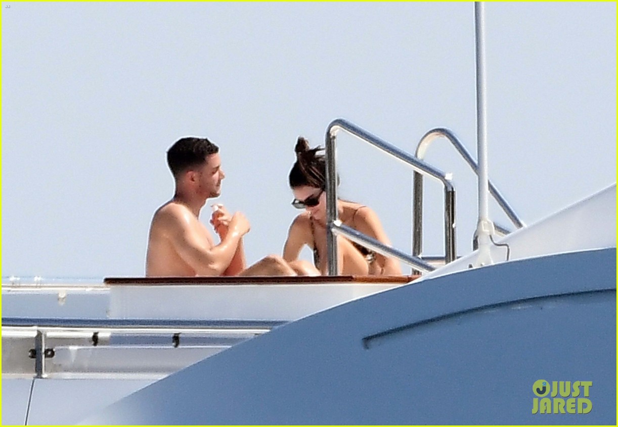Devin Booker Vacays With Kendall Jenner In Italy