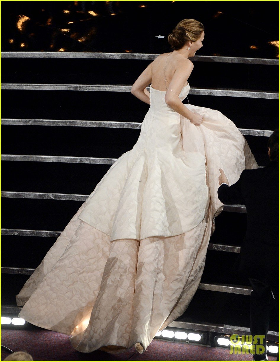 kristen stewarts new spencer poster compared to jennifer lawrences oscars fall 04