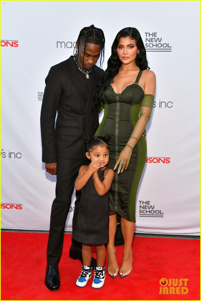 kylie jenner travis scott expecting baby number 2 report 03