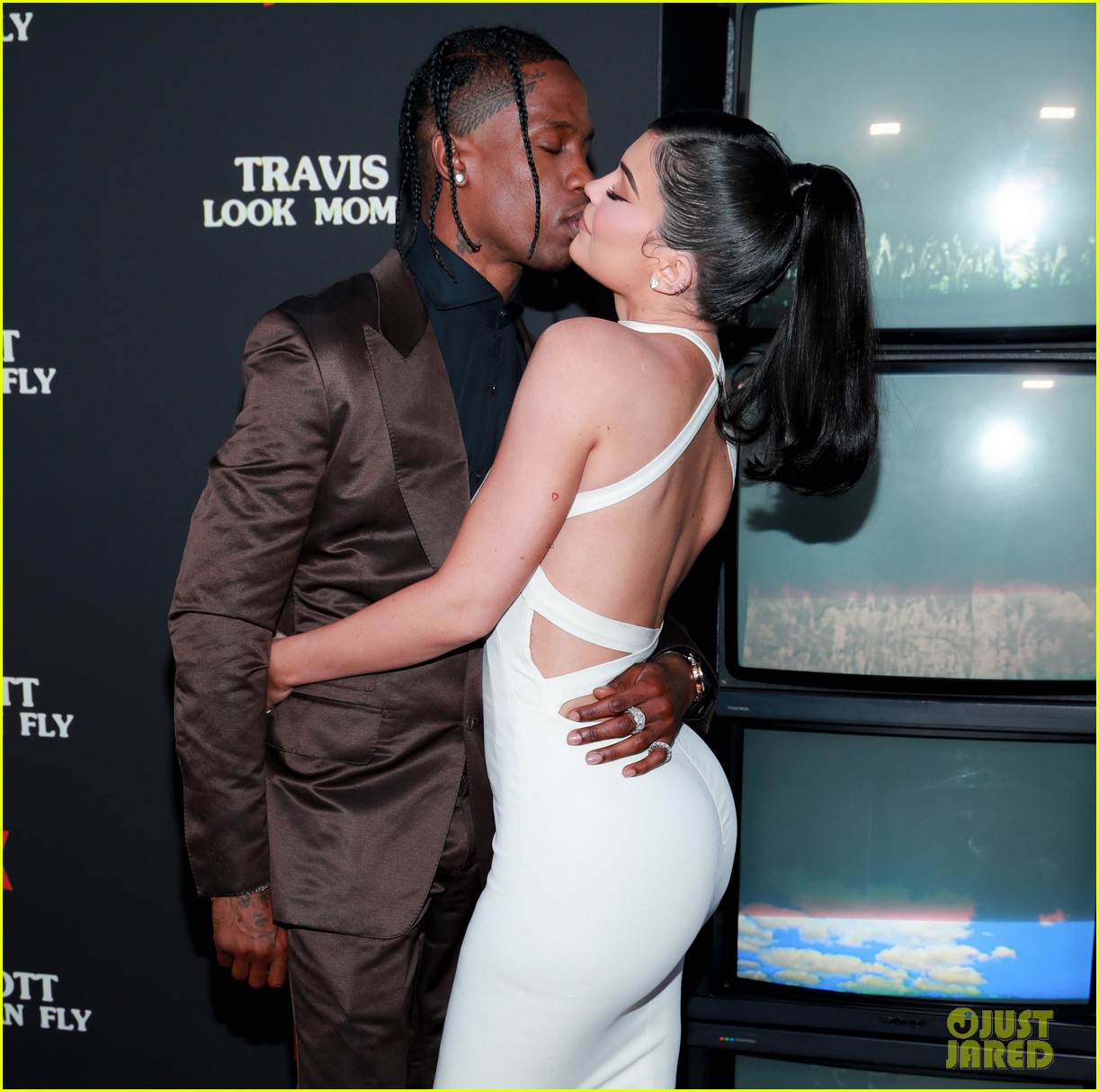 kylie jenner travis scott expecting baby number 2 report 05