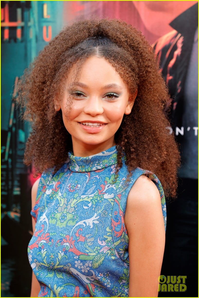 Nico Parker Joins Mom Thandiwe Newton at the Premiere of Their New