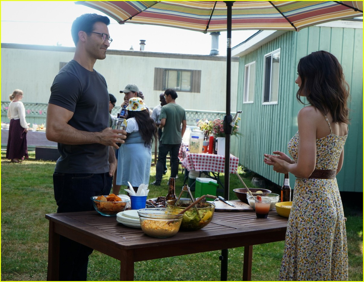 the flashs tom cavanagh directs tonights superman lois finale 07