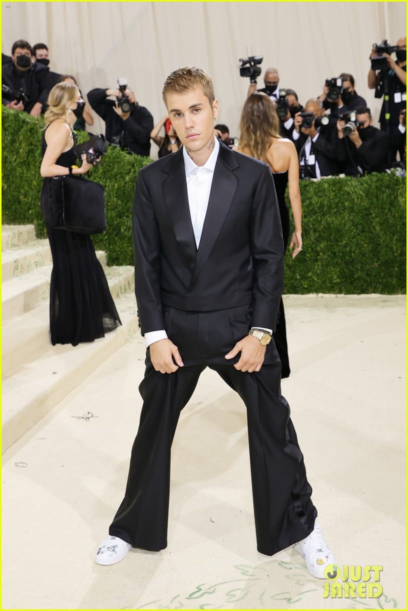 Justin Bieber Brings Drew House to Met Gala 2021 With Hailey Bieber ...