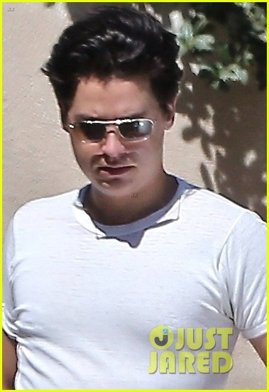 cole sprouse ari fournier breakfast date la 04