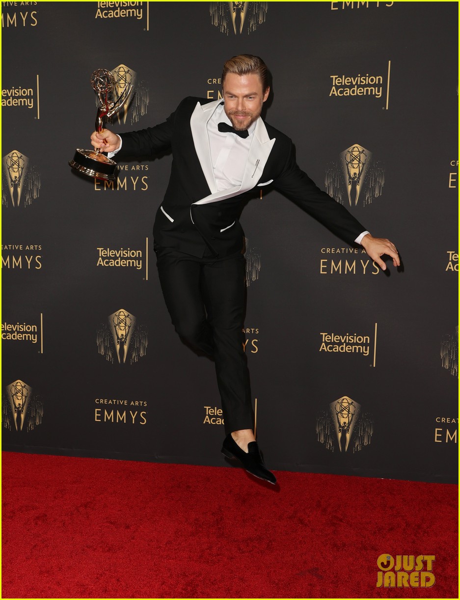 Derek Hough Dances His Way To Another Emmy Award Win!! Photo 1323628