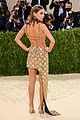 emma chamberlain goes for gold at met gala2021 03
