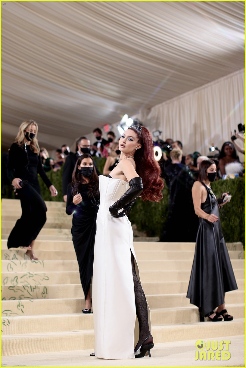 gigi hadid debuts red hair at met gala 2021 13