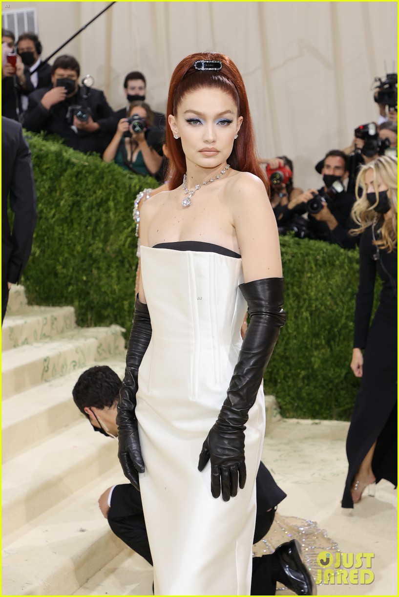 gigi hadid debuts red hair at met gala 2021 14