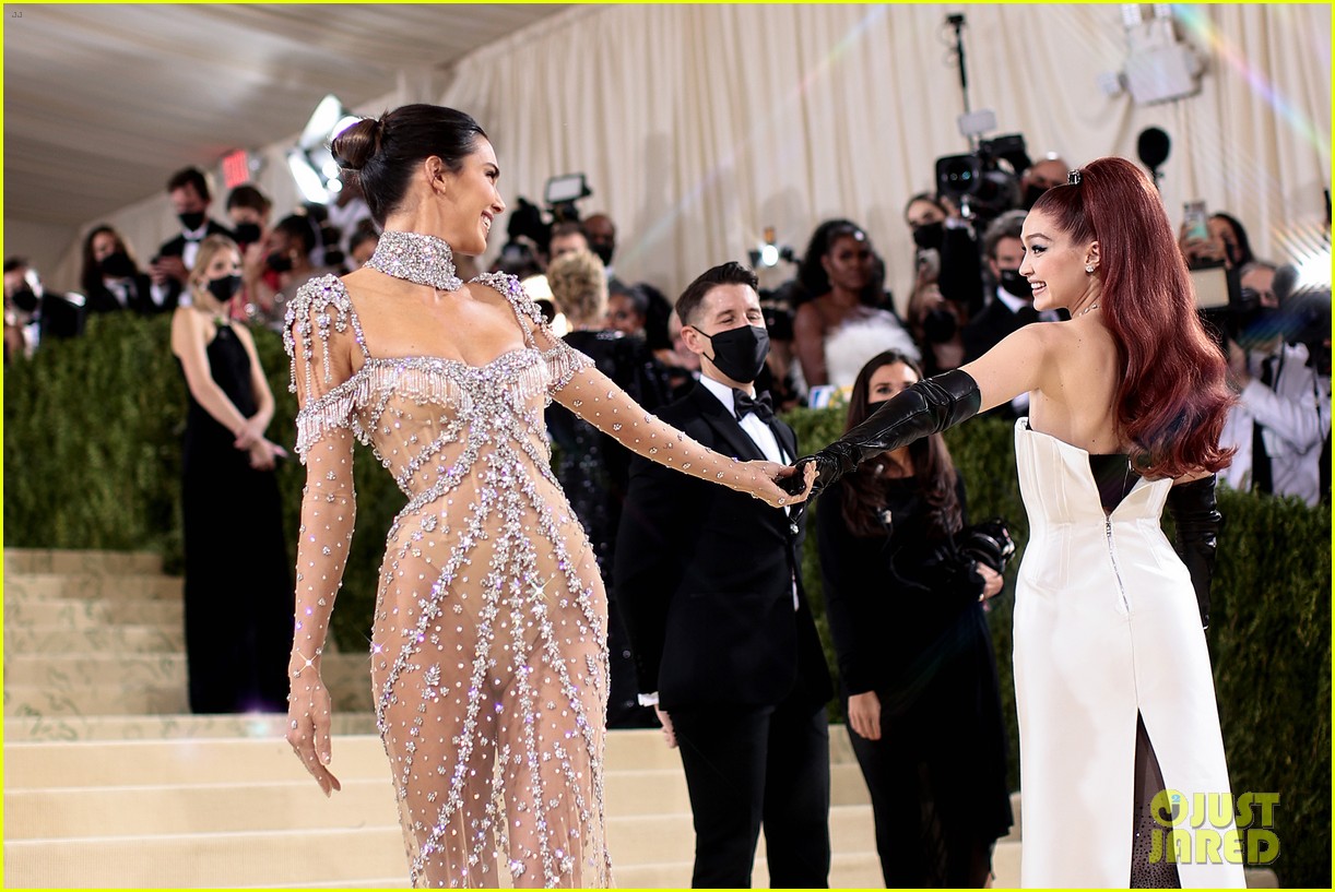 gigi hadid debuts red hair at met gala 2021 19