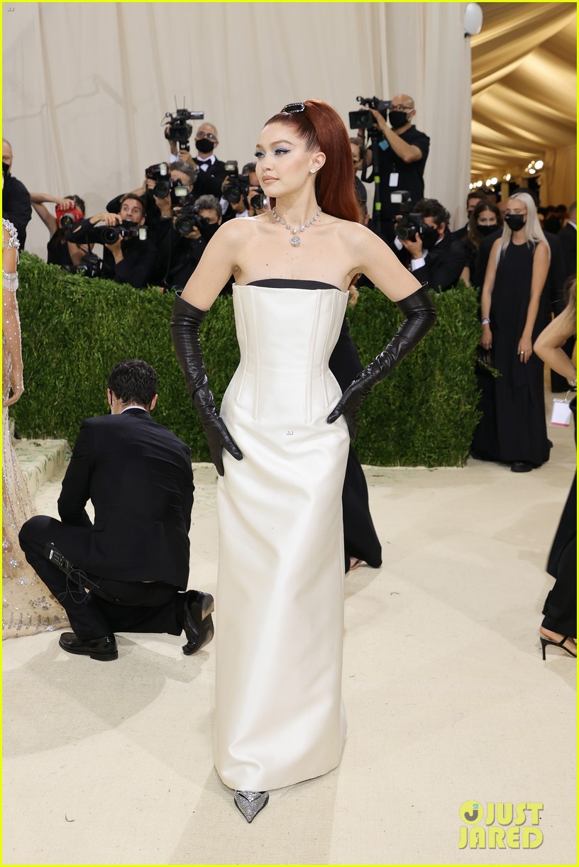 Full Sized Photo of gigi hadid debuts red hair at met gala 2021 23 ...